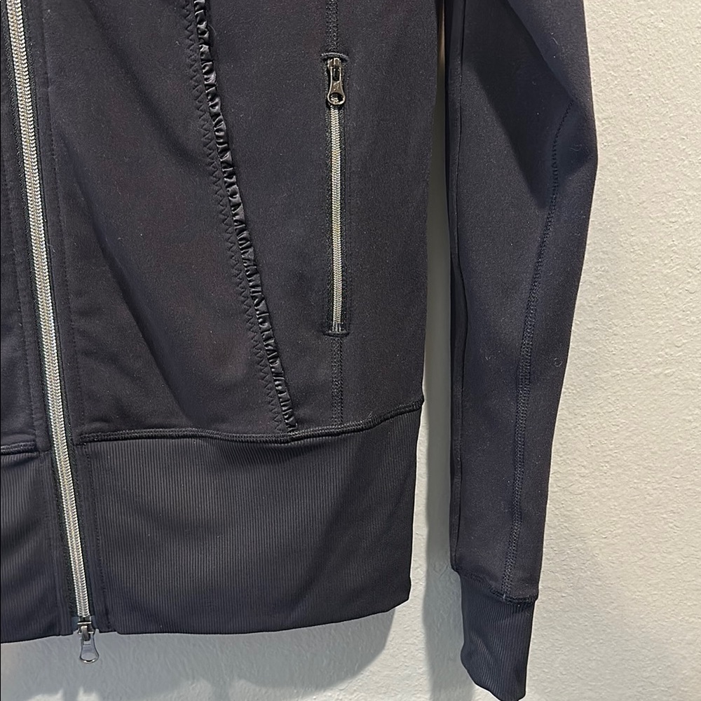 Lululemon Jacket - Picture 2 of 4